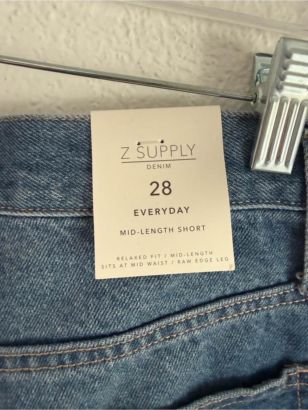 Z Supply Denim Shorts Size 28 Everyday Mid Length Relaxed Fit Midrise Raw Hem - Picture 5 of 7